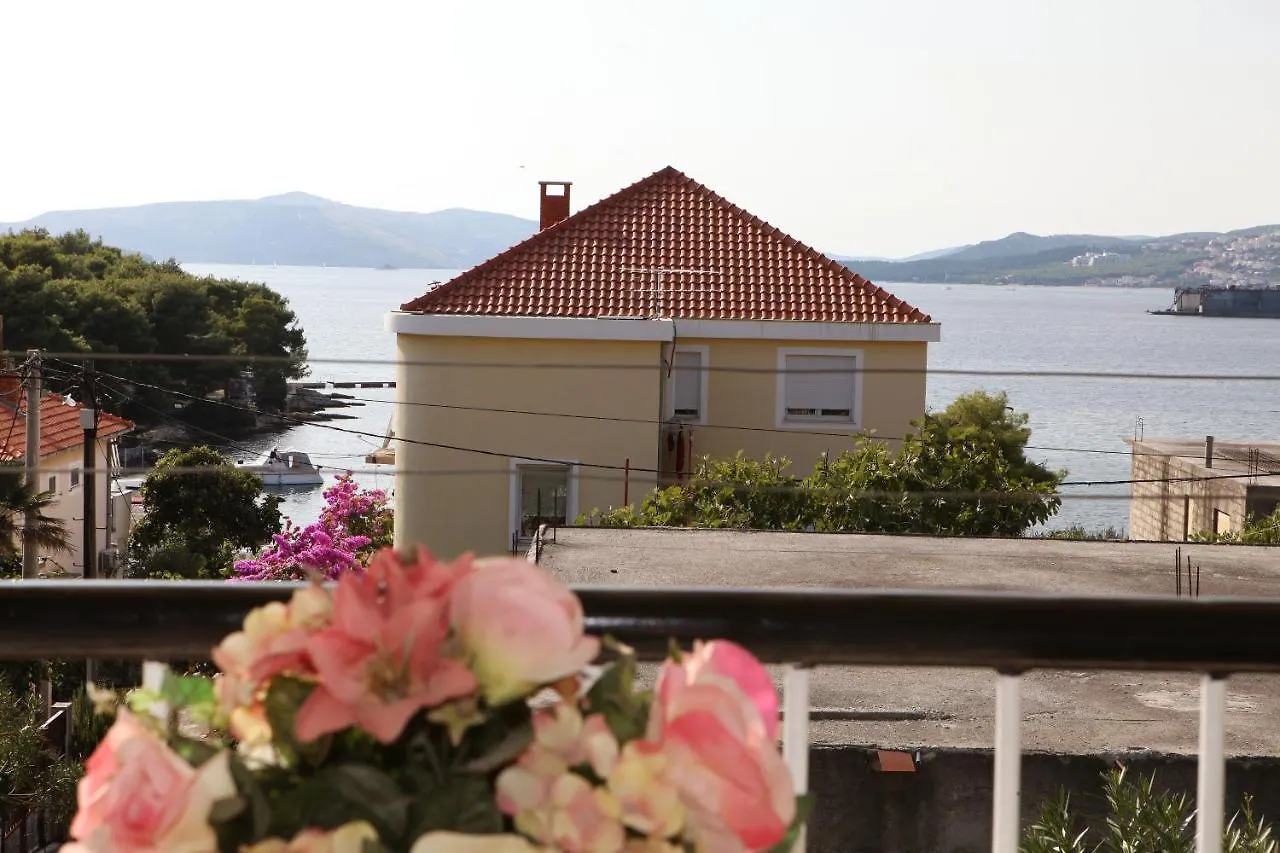 Apartments By The Sea Trogir - 15011